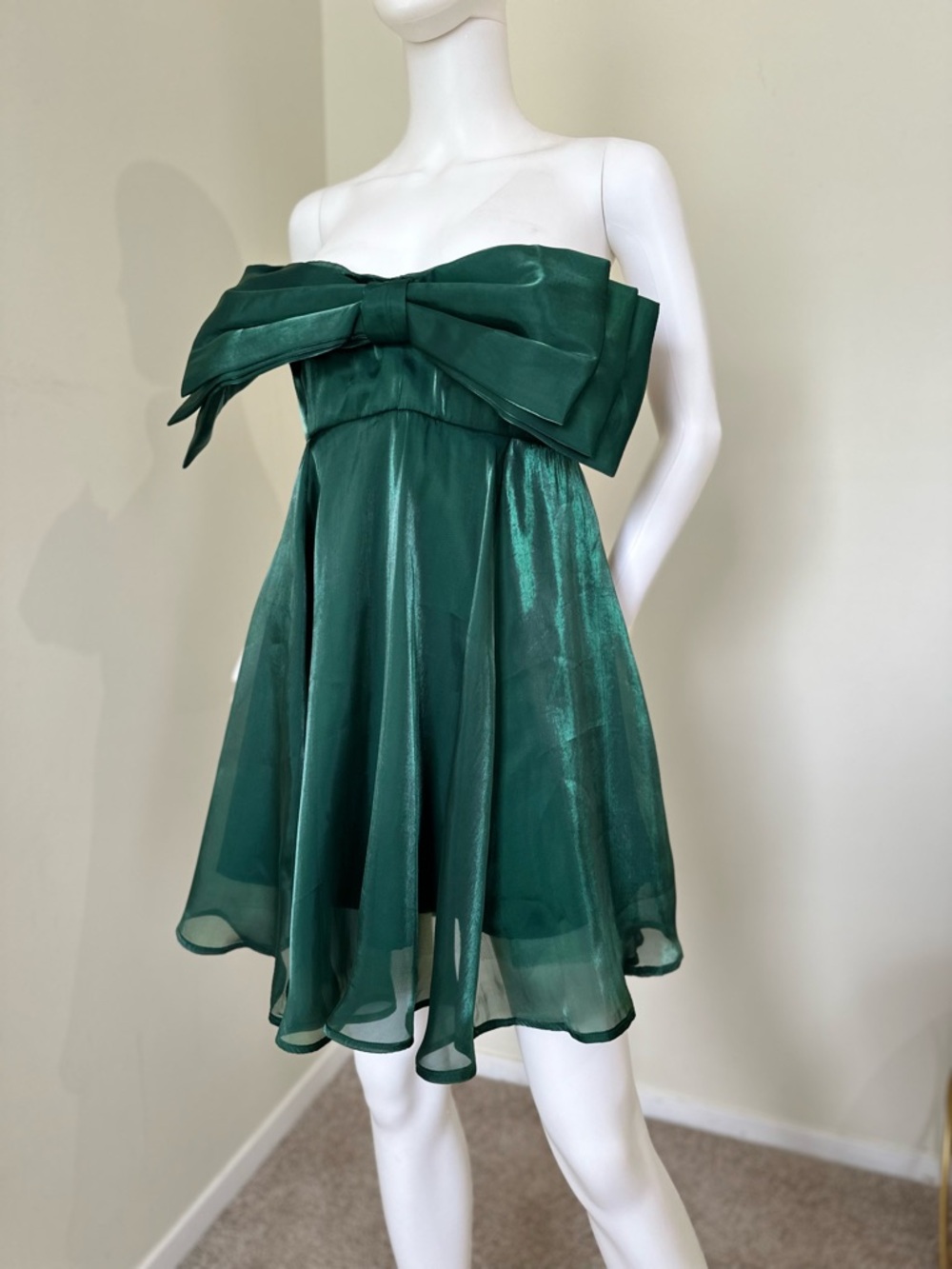 Emerald Green Strapless Bow Cocktail Dress